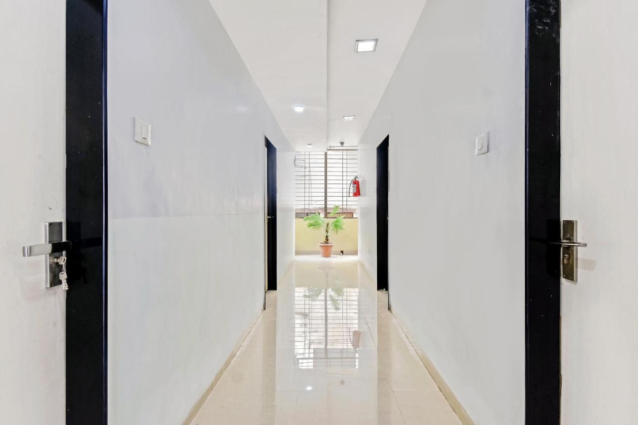 Oyo 61308 Hotel Rw International Hingoli Экстерьер фото